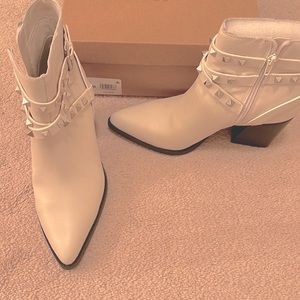 STEVE MADDEN booties